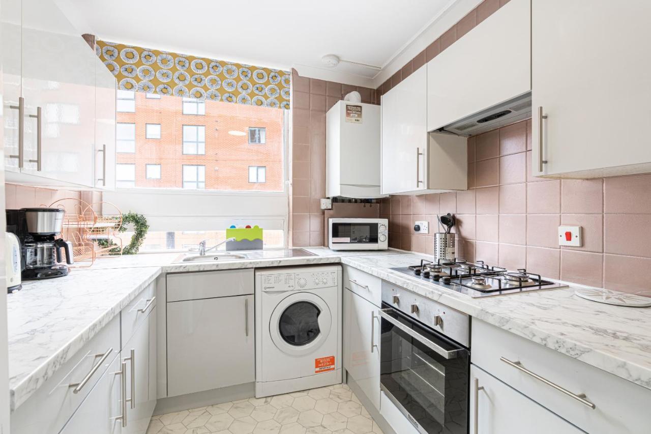 Lovely Apartment Near Hyde Park & Oxford St Londyn Pokój zdjęcie